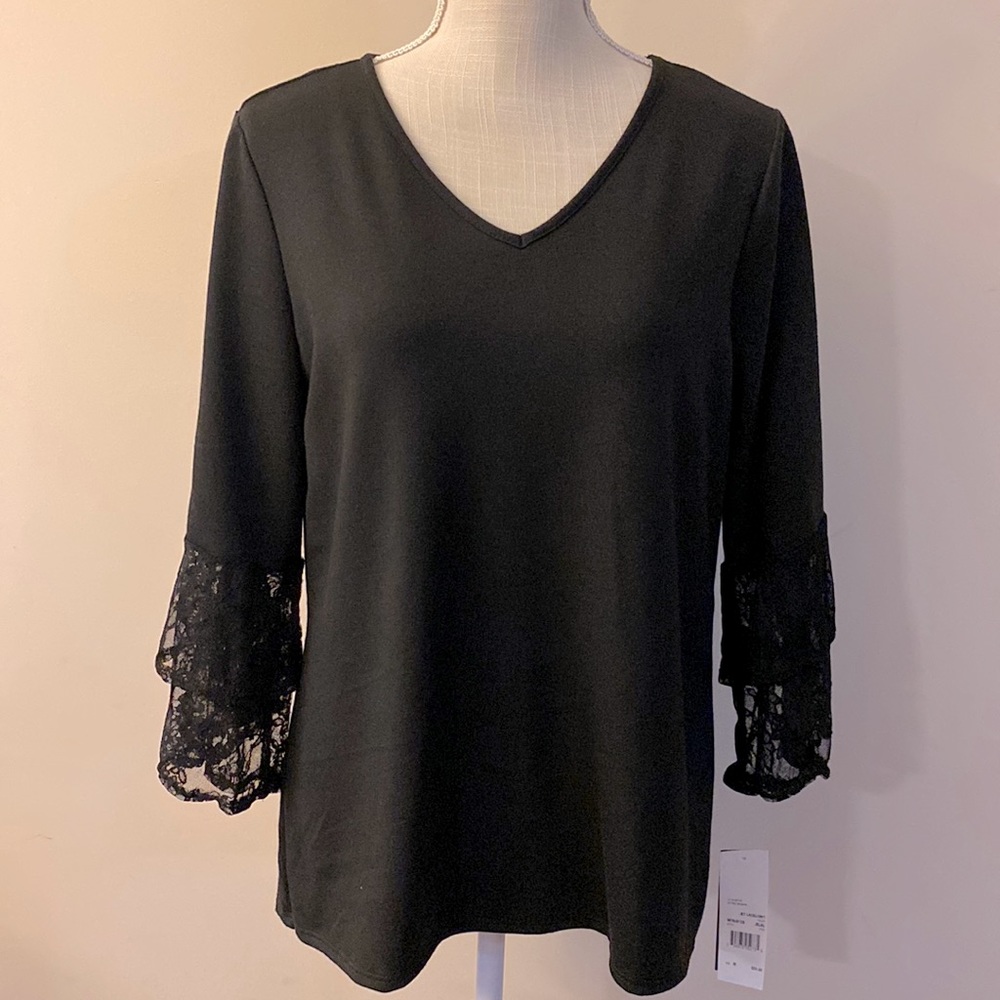 Baru women’s black lace top/blouse long sleeve flare, V-neck, high-low size M